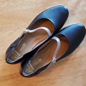 Womans size 7.5 shoes